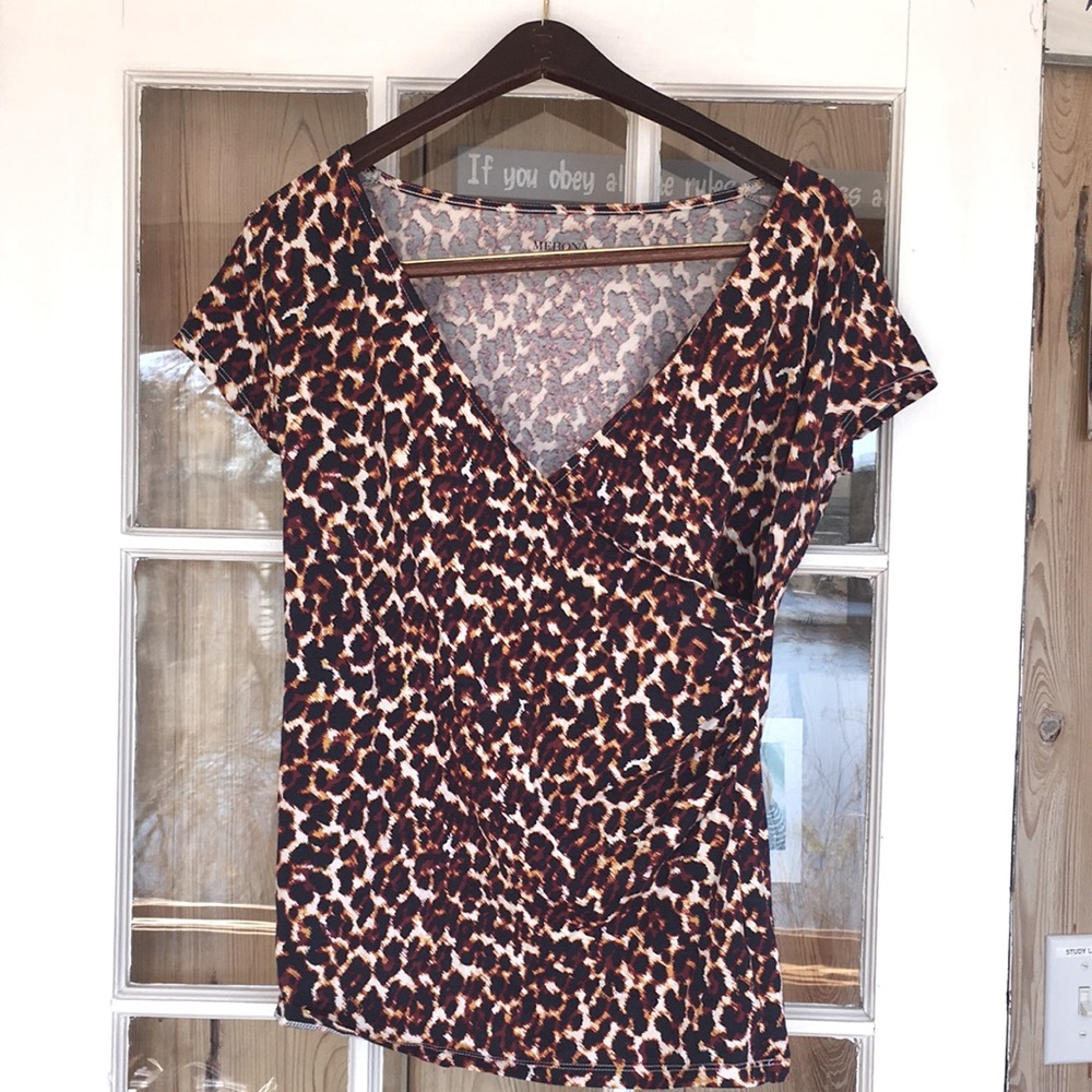 Merona medium short sleeve Perfect condition wrap look with gathering on side,